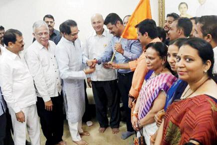 BMC Polls: Two more quit MNS to join the stronger Shiv Sena
