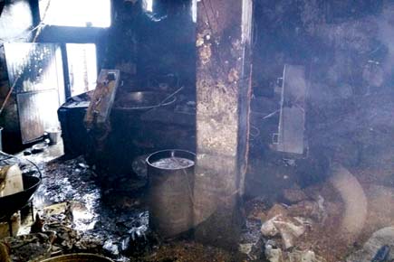 Early morning blaze guts farsan factory in Thane