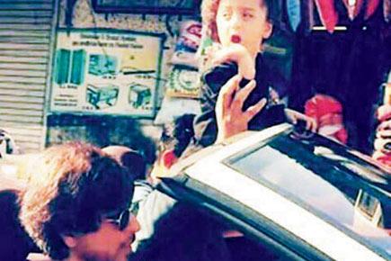 Drive date! SRK's son AbRam greets Mumbaikars in his signature style