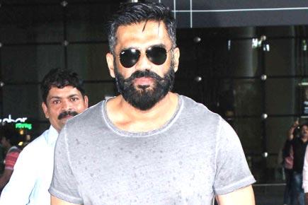This is what Suniel Shetty tweeted after watching 'Rangoon'