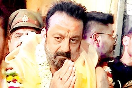 Sanjay Dutt offers prayers at a temple in Agra on Mahashivratri
