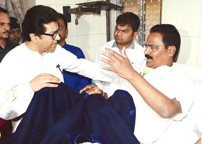 MNS leader Raj Thackeray met party candidate Sanjay Turde after he was allegedly assaulted by BJP leaders
