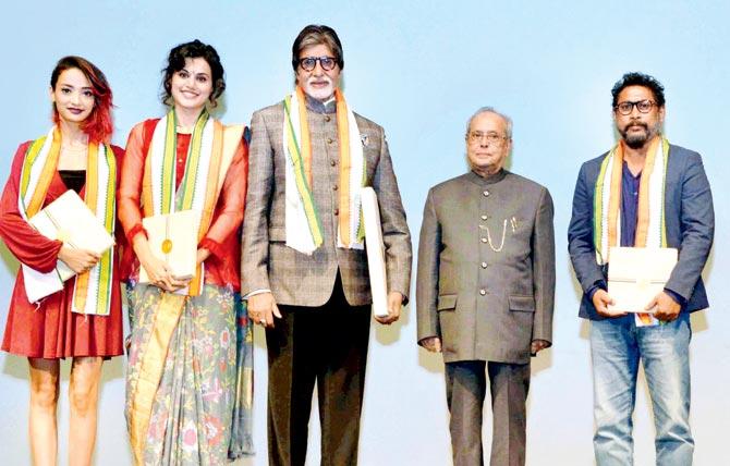 Andrea Tariang, Taapsee Pannu, Amitabh Bachchan, Pranab Mukherjee and Shoojit Sircar. Pic/PTI