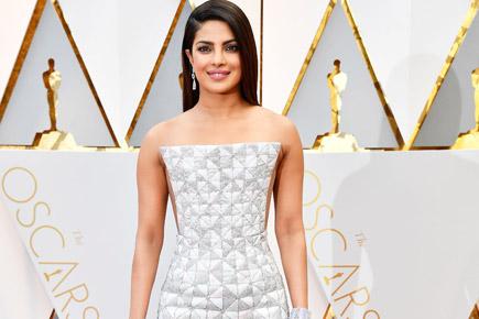 Oscars 2017: Priyanka Chopra dazzles in white on the red carpet