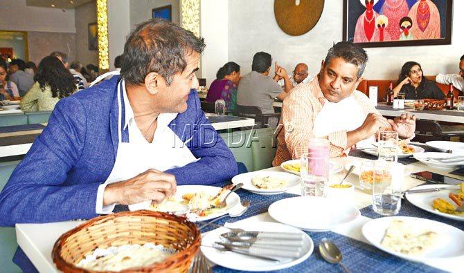 AD Singh and Floyd Cardoz discussed their common love for seafood at Gajalee, Lower Parel. Pics/Bipin Kokate