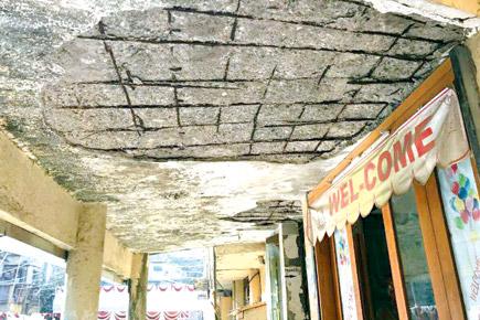 Mumbai school's ceiling caves, kills five-year-old