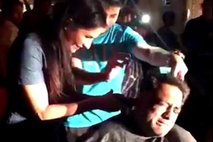 Katrina Kaif turns hair stylist for Anurag Basu