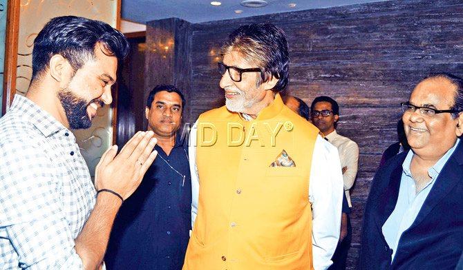 Ali Abbas Zafar and Amitabh Bachchan at the alumni meet of Kirori Mal College in Juhu yesterday. Pic/Sneha Kharabe