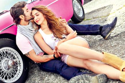 Kiara Advani and Mustafa share sizzling chemistry in this new still from 'Machine'