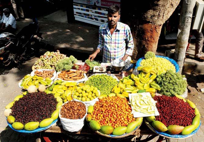 For the last 10 years, Naginder Gupta has been manning the handcart on Station Road in Vile Parle (E). He sources the ingredients from the APMC in Navi Mumbai. “Vendors source them from the interiors of Maharashtra. Ber is only available till March,” he says