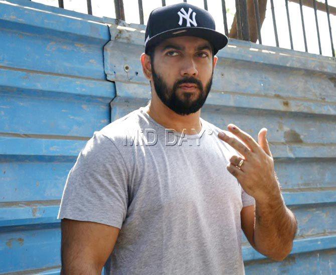 Rohit Dhawan casts his votes
