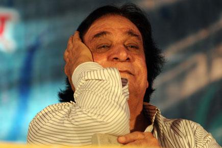 Kader Khan's operation goes wrong, rushed to Canada for treatment