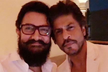 Shah Rukh Khan and Aamir Khan click first photo in 25 years!