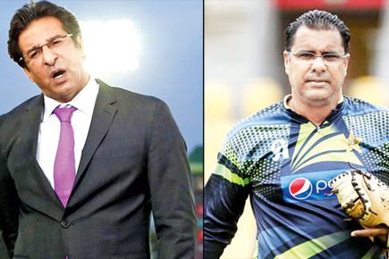 Pakistan's Wasim-Waqar in Twitter war over Kumble's 10-wicket feat