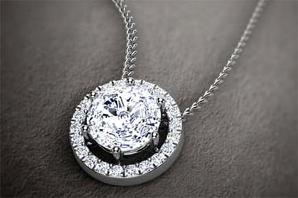 Sponsored Article: Top 3 Ways to Wear Your Solitaire with Striking Elegance