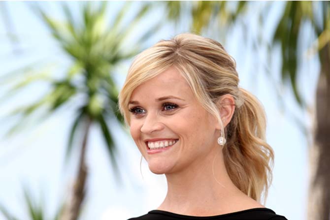 Reese Witherspoon casts a spell with a pair of dropsat Cannes.