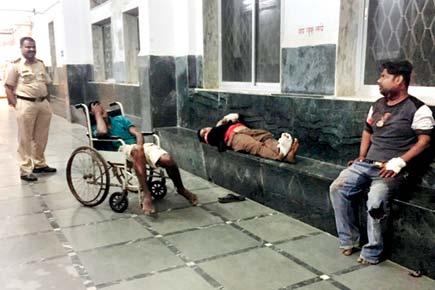 Three drunk youths land in hospital after their bike skids on Lalbaug flyover