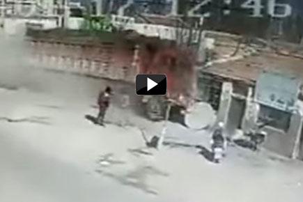 Horrifying video: Out-of-control lorry destroys houses in China