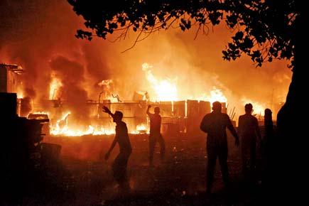 'We woke up to a loud thud', residents tell what ocurred at Kurla market fire