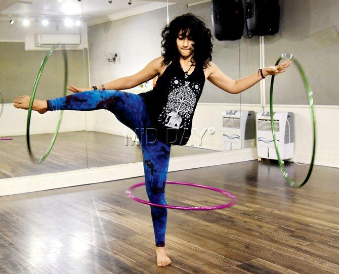 Instructor Eshna Kutty flaunts her flow art hula hoop moves