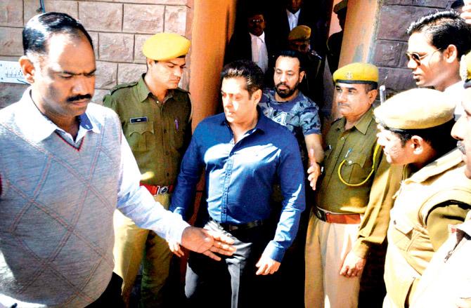 Salman Khan comes out of CJM court after the hearing in Jodhpur yesterday