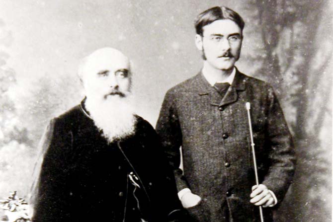 Lockwood Kipling with son Rudyard Kipling in 1882