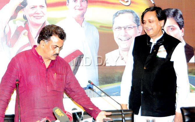 Former minister Shashi Tharoor and MRCC president Sanjay Nirupam at the press conference. Pic/Bipin Kokate