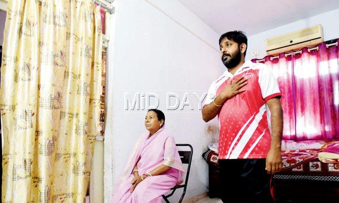 It was a heartstopping moment for father Pankaj and grandma Dulari as Prithvi faced Tamil Nadu ÂÂÂÂu00c2u0088pacer Vijay Shankar on 99 in the 51st over