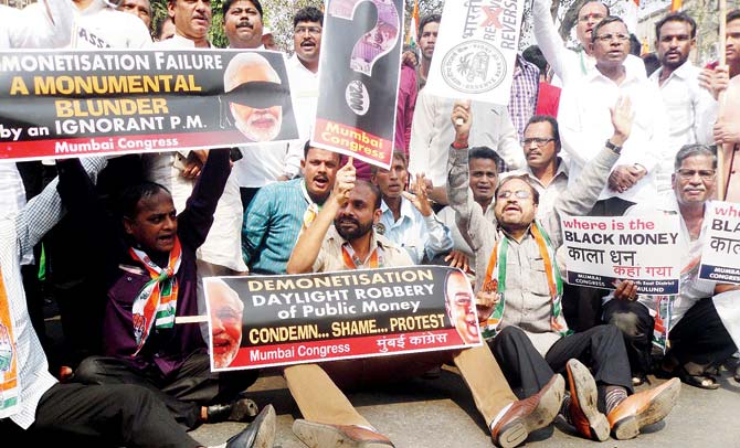 The party’s January 17 protest outside the Reserve Bank of India headquarters in Fort would have been a no-show had Sanjay Nirupam not intervened and requested leaders to make it to the event