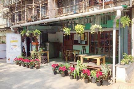 Mumbai Food: Enjoy fresh fare at Andheri's street-style library cafe