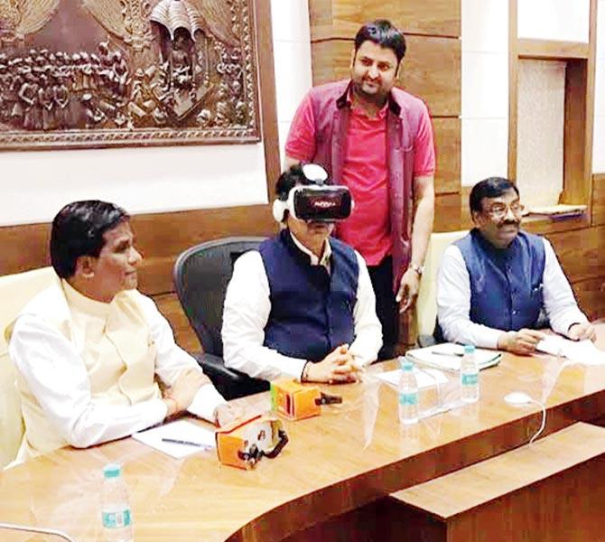Chief minister Devendra Fadnavis in virtual reality
