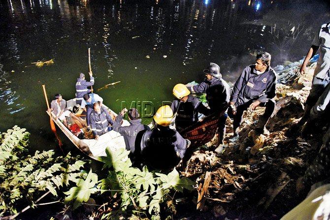 Fire brigade officials retrieved the two bodies after a three-hour-long search. PICS/PRADEEP DHIVAR