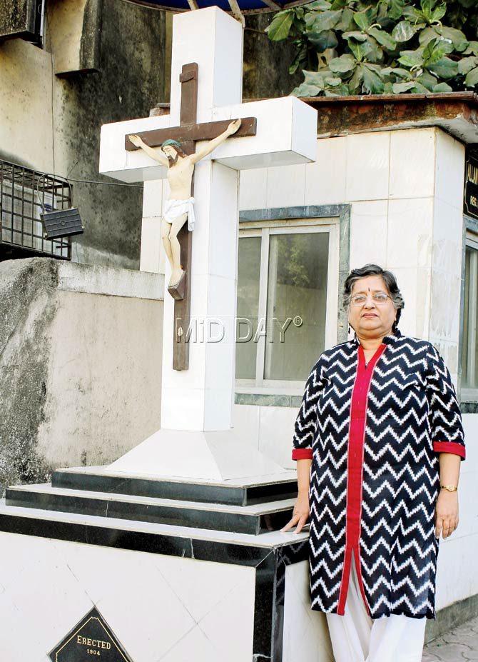 In Kalina, at an East Indian pocket or ‘gauthan’, the residents fought with the builder to retain the cross that was within the premises of a heritage bungalow which was pulled down. Initially, the builder turned a deaf ear, but thanks to the persistence of the residents and a local community called the Jolly Boys Association, the cross was reinstated outside the new building