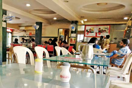 Mumbai: MU students take fight to overpriced canteen, and win