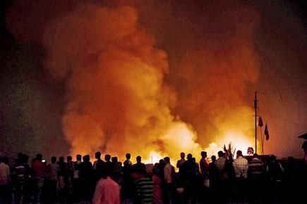 Mumbai: Two injured in a fire at Mankhurd
