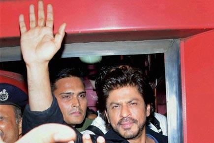 Man dies trying to catch a glimpse of Shah Rukh Khan in Vadodara
