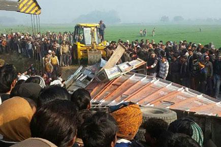 12 school children killed in UP accident, PM, President mourn deaths