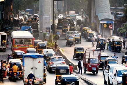 Mumbai: Pollution, traffic congestion and clogged drains leave M West ward in a mess