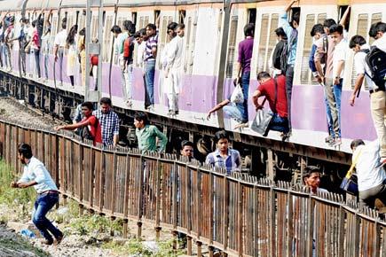 Mumbai: How your trash is leading to Cental Railway delays