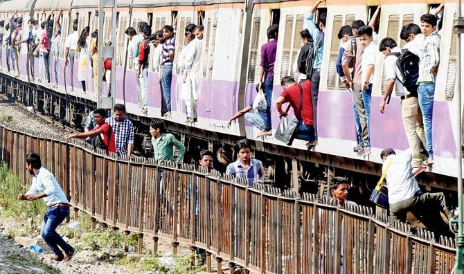 Mumbai: 76 new local train services to play from Dadar, Bandra and Kurla