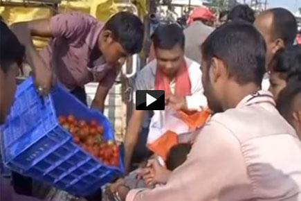 Video: Farmers in Chhattisgarh stage unique protest against demonetisation