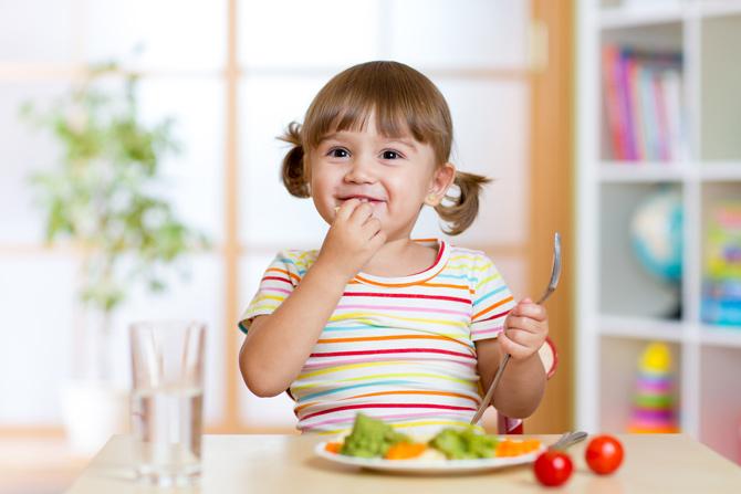 Happy parenting: 10 healthy food habits to teach your tiny tots