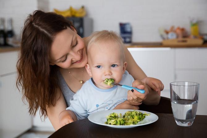Happy parenting: 10 healthy food habits to teach your tiny tots