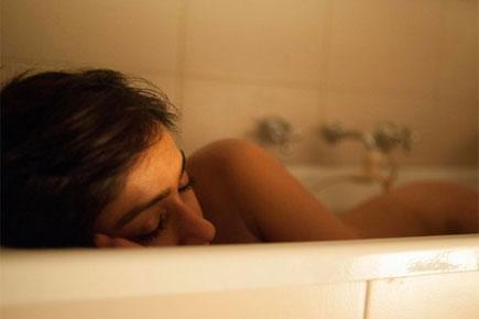 Ileana D'Cruz poses nude in bathtub for her boyfriend
