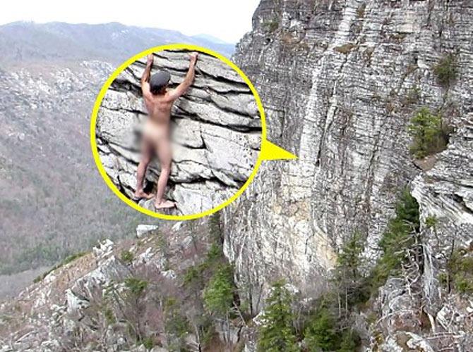 Naked man defies death, climbs rattlesnake-infested cliff without gear
