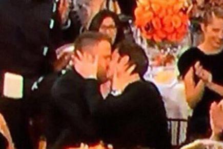 Golden Globe Awards: Andrew Garfield and Ryan Reynolds share a kiss