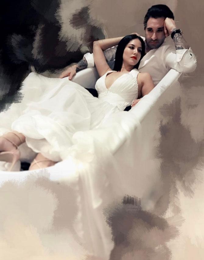 Hot Sunny Leone Poses In Bathtub