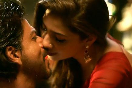 Mahira Khan Porn Movies - Raees' song 'Zaalima' out! Shah Rukh Khan and Mahira Khan share crackling  chemistry