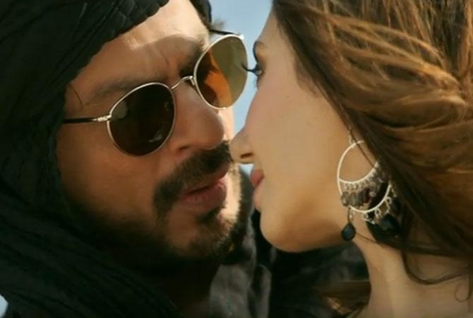 Raees' song 'Zaalima' out! Shah Rukh Khan and Mahira Khan share crackling  chemistry