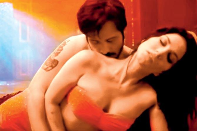 670px x 447px - Sunny Leone goes topless, gets raunchy with Emraan Hashmi